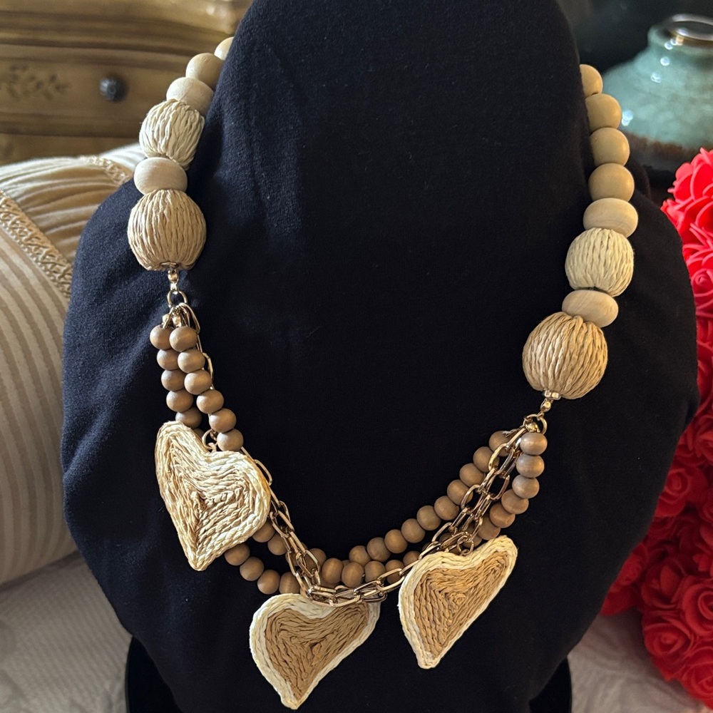 1946 Elegant Heart Pendant Necklace